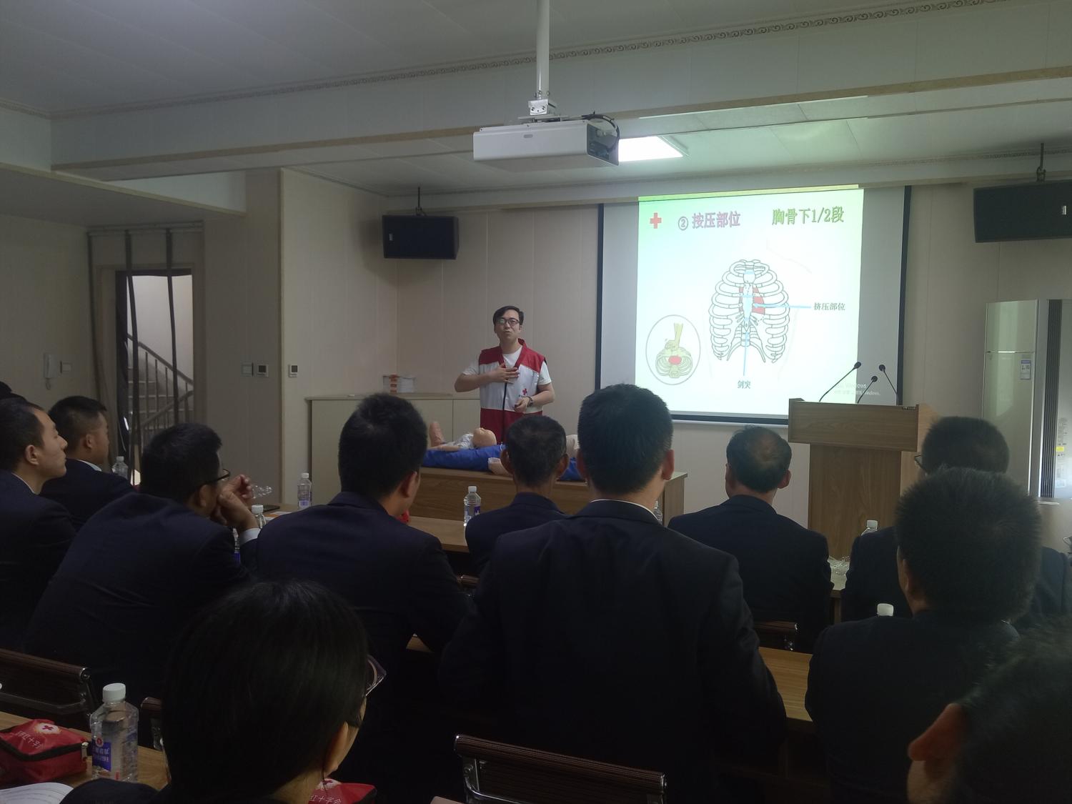 紅十字會(huì)應(yīng)急救護(hù)培訓(xùn)進(jìn)企業(yè)，聚力提升員工自救互救能力