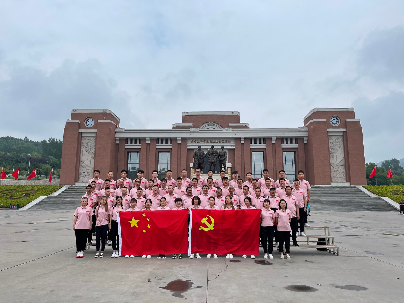 學(xué)習(xí)百年黨史  唱響時代樂章  追憶先輩精神  傳承紅色基因