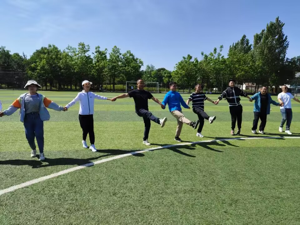 “學(xué)習(xí)二十大<div   id=