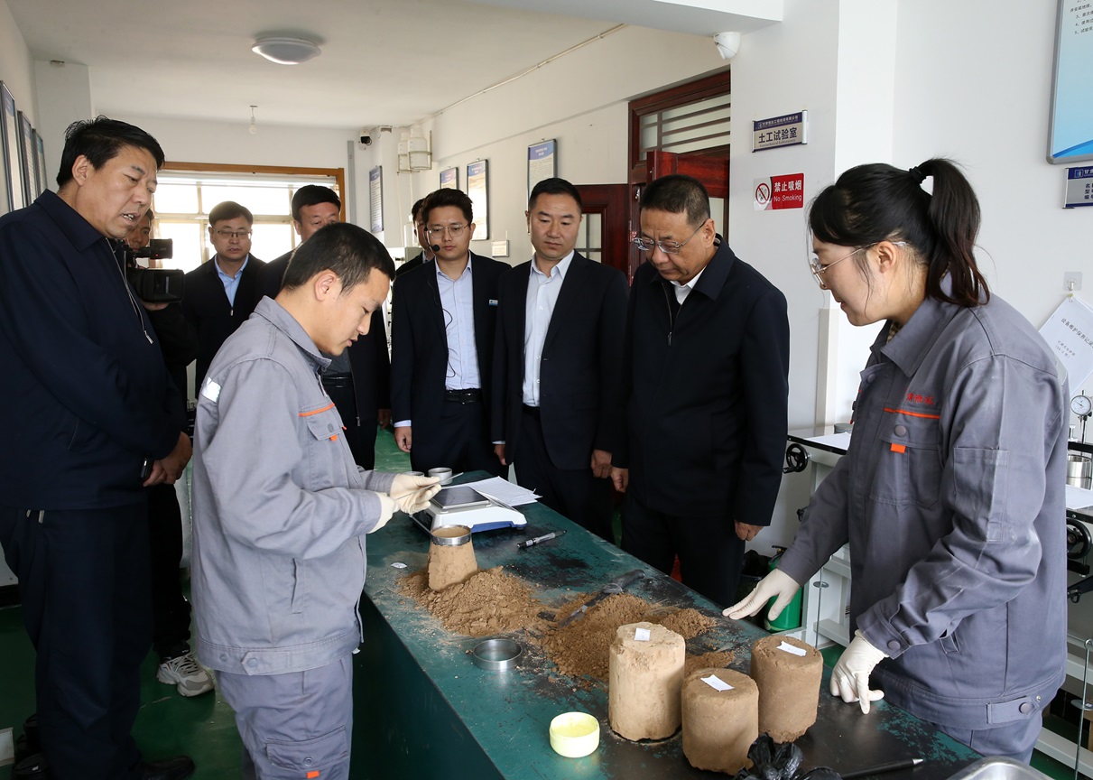 慶陽市政協(xié)領導蒞臨我公司指導調研工作